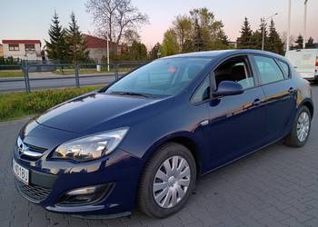 Prywatnie Opel Astra Lift 5drzwi 2013/14r 1.4i benzyna 100KM tylko 60tyś km
