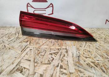 Lampa w Klapę Bagażnika Tylna Lewa Skoda Scala 657945307A