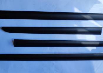 Listwa drzwi Peugeot 207 czarna matowa spinki listwa boczna ozdobna Listwa drzwi Peugeot 207 czarna matowa spinki listwa boczna ozdobna