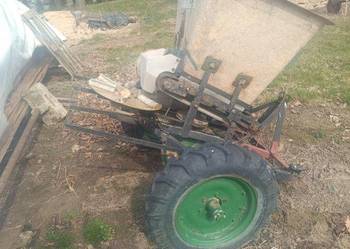 Rozsiewacz nawozów KOS