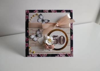 Karttka na urodziny ręcznie robiona z kwiatami Karttka na urodziny ręcznie robiona z kwiatami