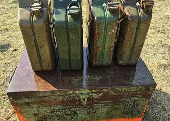 Kanistry / plus skrzynia