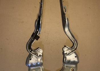 Zawias maski lewy prawy 307817G , 307816H Renault Clio III 3