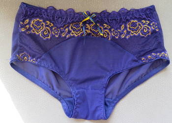Nowe majtki koronkowe, r. M 38