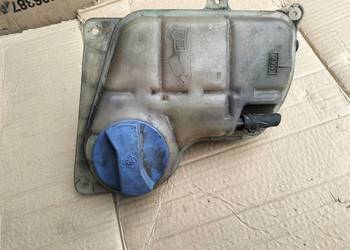 AUDI A4 B5 8D0121403D KOREK + ZBIORNICZEK WYRÓWNAWCZY WODY PŁYNU