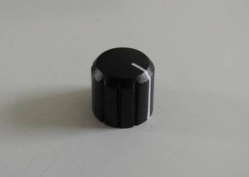 Gałka pokrętło nakładka nasadka na potencjometr 15x13,5mm
