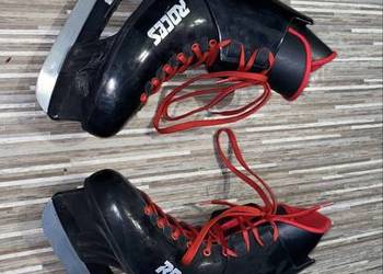 Łyżwy ROCES pokazane na zdjęciach.