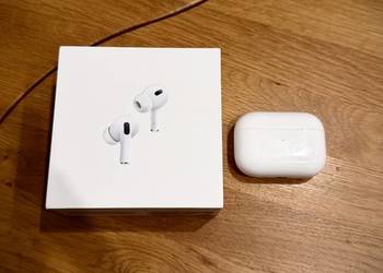 Słuchawki Apple AirPods Pro 2 + Etui pancerne w zestawie