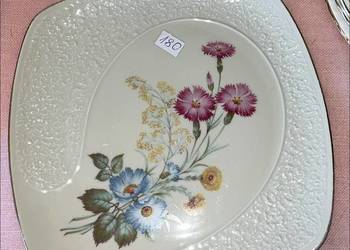 Patera. Syg. Schirding. Qualited Porcellan. Import. Ecru