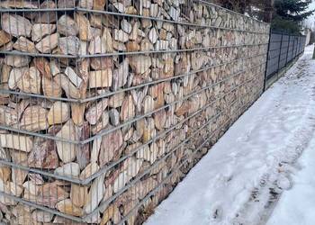 Ogrodzenia kamienne, gabionowe, panelowe i drewniane, z bloczków