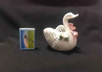 PRL porcelana łabędź kwiaty
