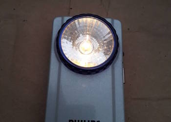 Markowa i solidna latarka metalowa Philips