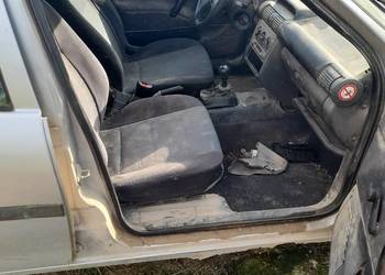 Opel Corsa B 1,2 drzwi klapa maska alternator rozrusznik części