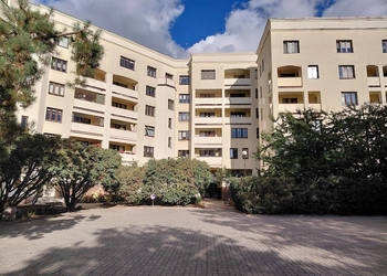 Dwupoziomowe na zamkniętym osiedlu Dwupoziomowe na zamkniętym osiedlu