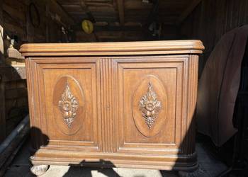 Zabytkowa komoda do renowacji