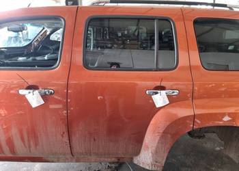 DRZWI LEWE TYŁ CHEVROLET HHR 56U - SUNBURST ORANGE