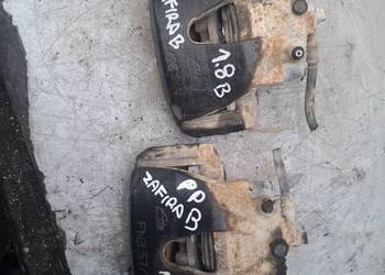 OPEL ZAFIRA B zacisk przód jarzmo prawe lewe