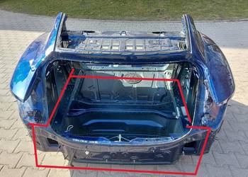 Porsche Taycan GTS 9J1 2023r Podłoga wnęka wanna pas tył bagażnika M5D