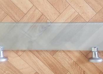 Półka szklana i wieszak