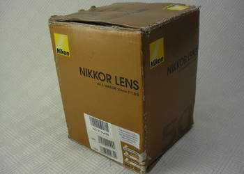 Do obiektywu  AF-S NIKKOR 1,8 / 50 mm G