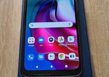 Smartfon Motorola Moto G30 6/128GB, stan bardzo dobry