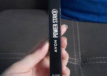 Płynny eyeliner 24 godziny Avon Power Stay Blackest Black.