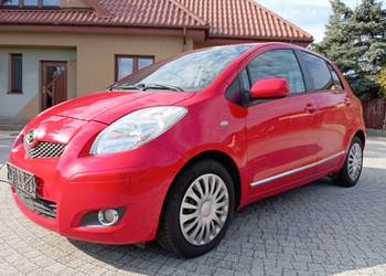 TOYOTA YARIS & SUBARU TREZIA 1,3 2011