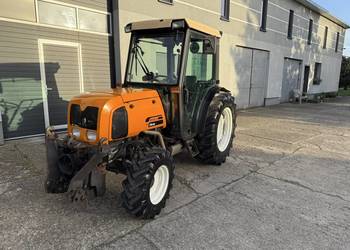 Ciągnik sadowniczy Renault Dionis/Fructus TUZ WOM