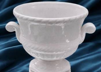 Niezwykle efektowna osłonka na doniczkę, nawiązująca formą d