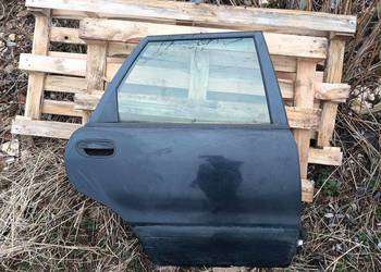 Drzwi tylne prawe Volvo v40 96-04 czarne 332-22