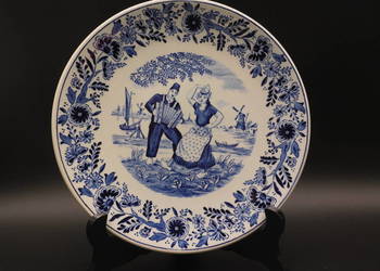 Talerz kolekcjonerski Delft Blue, z holenderską scenką rodzajową