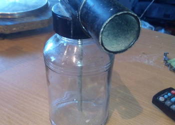 Stary bajer do malowania ścian natryskowo