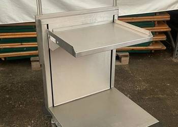 Wózek gastronomiczny samopoziomujacy na raksy