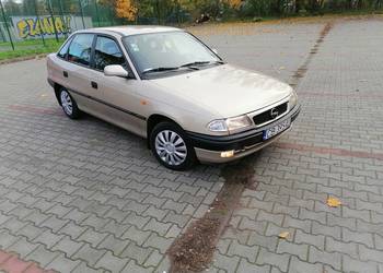 Opel Astra 1.6 b.g hak opłaty do maja 2021