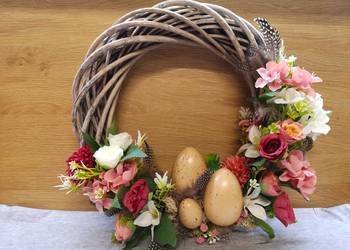 Stroik Wielkanocny na wiklinowym kole