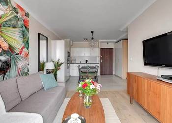 Atrakcyjne 2 pokoje z halą i komórką blisko Starego Miasta