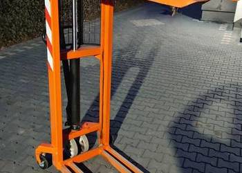 Paleciak wózek podnośnik masztowy sztaplarka