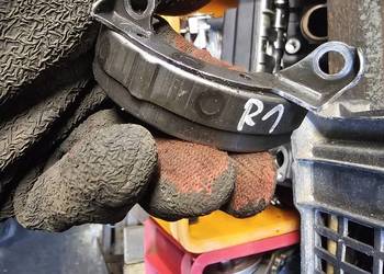 Yamaha r1 rn04 osłona łańcucha łańcuszka pompy oleju blacha rn 04 blaszka