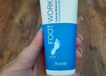Intensywnie nawilżający krem do stóp Avon Foot Works 75ml.