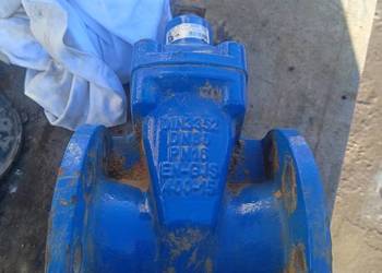 Zasuwa kołnierzowa DN 100 do wody, krótka F4, JAFAR typ 2111