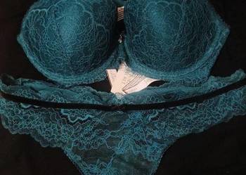 Zestaw biustonosz i majtki Victoria's Secret 34D, M