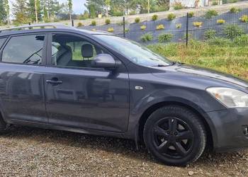 Kia ceed 1.6 crdi hak Grzane fotele tempomat