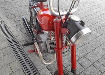 Sprzedam motorynke beż papierow