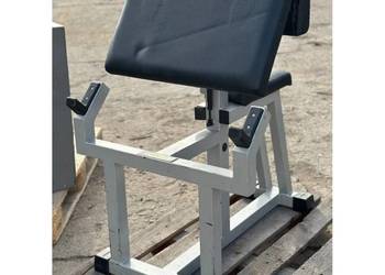 Modlitewnik do treningu mięśni bicepsów, Technogym