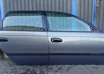 Toyota Avensis t22 drzwi tylne prawe