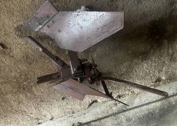 Plug obrotowy do małego traktorka