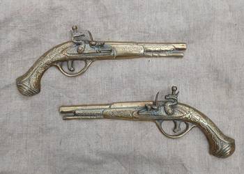 Mosiężny pistolet dekoracja na ścianę - komplet 2szt