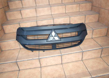 Mitsubishi Express grill chrom atrapa przód 2020 - 2022r