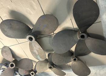 Śruby włoskie mosiężne napędowe do Łodzi