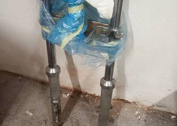 Amortyzatory przednie showa Harley z półką górną Amortyzatory przednie showa Harley z półką górną